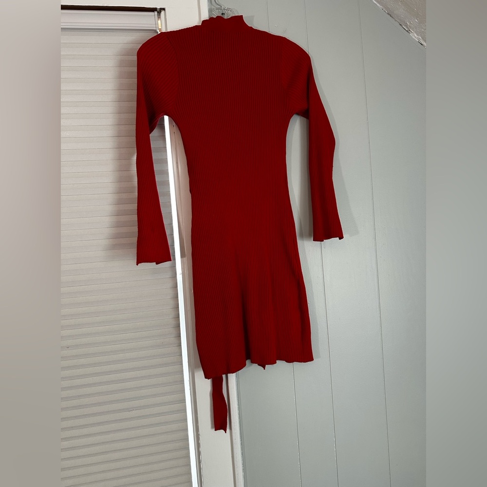 Red Ribbed Asymmetrical Zip Top Grommet Tie Detail Long Sleeve M. - Picture 3 of 3